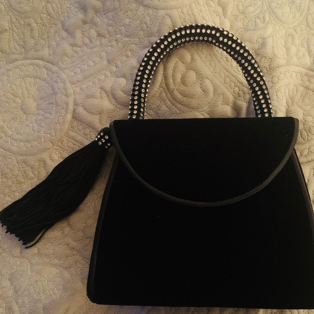 Black velvet with tassel